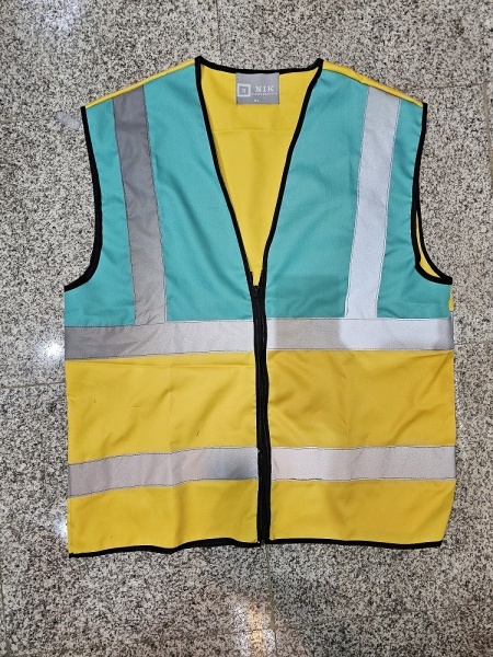 جلیقه خبرنگاری و کاور